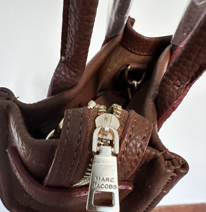 Чисто нова маркова чанта The Tote Bag - кожена