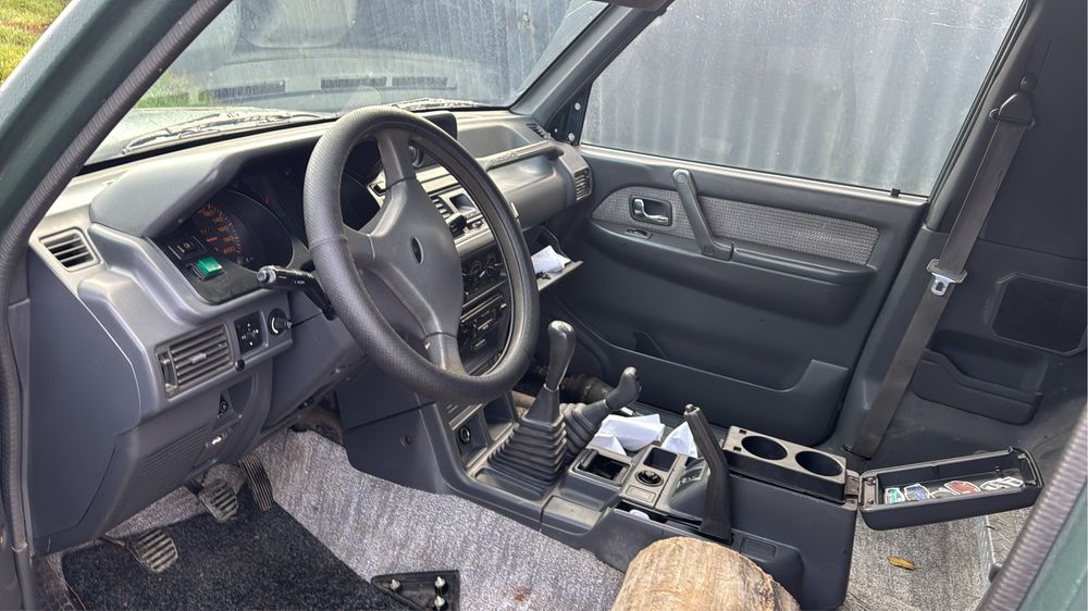 Interior pajero mk2 in 2 usi