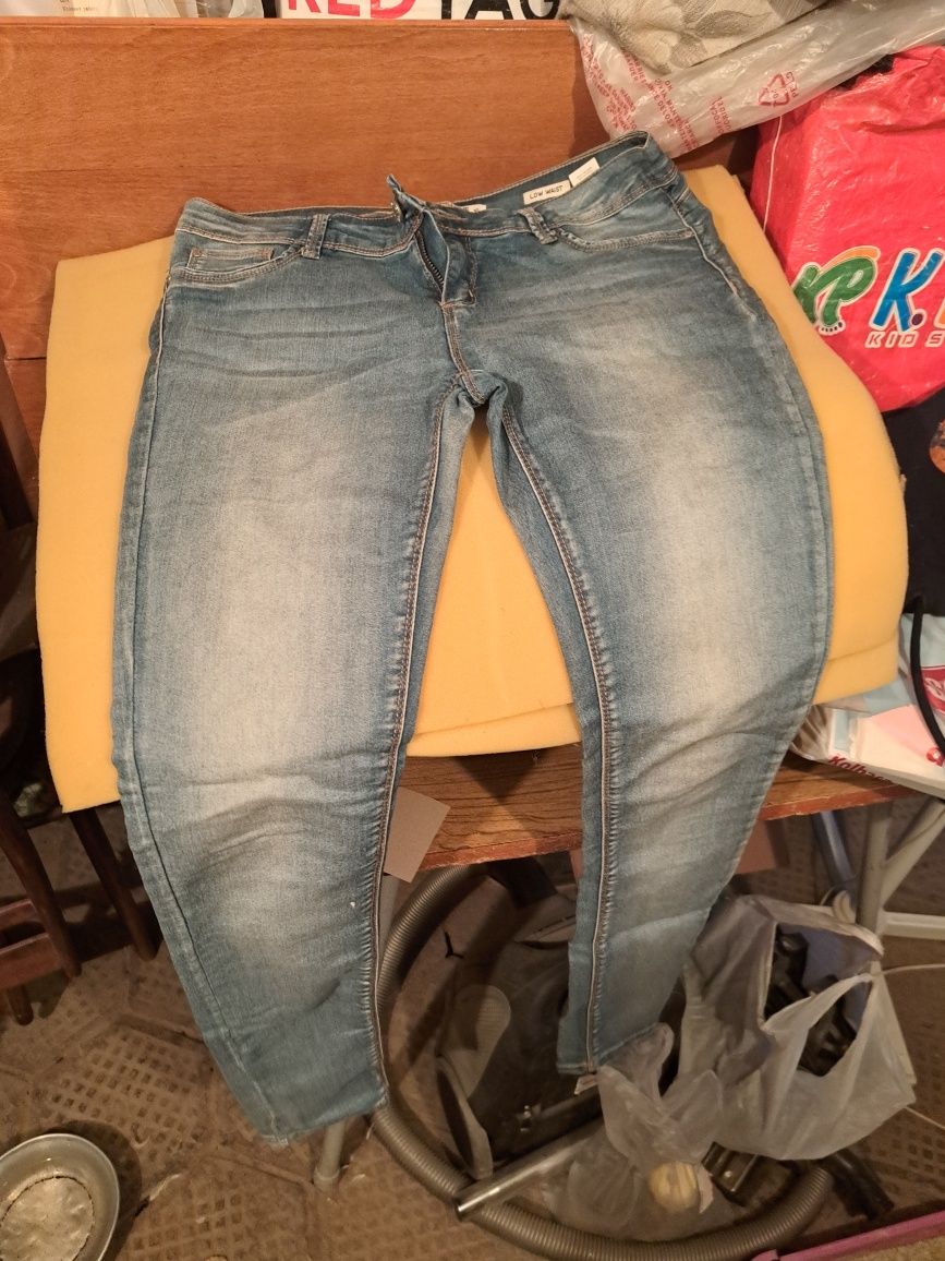 Женские джинсы, бриджи