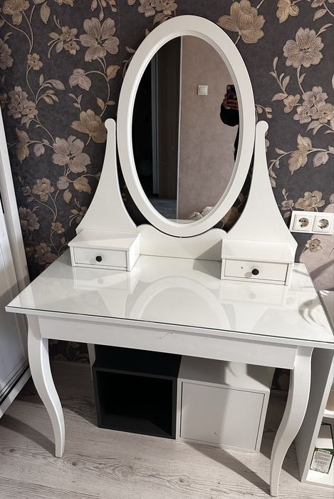 Туалетный столик трюмо