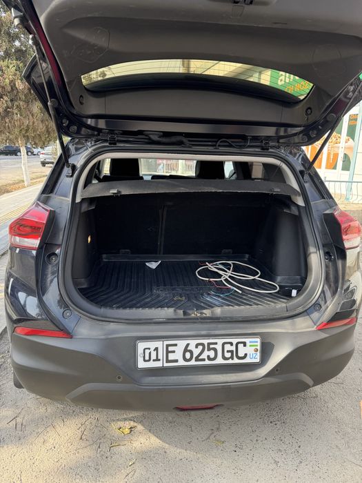 Tracker 2 sotiladi srochna