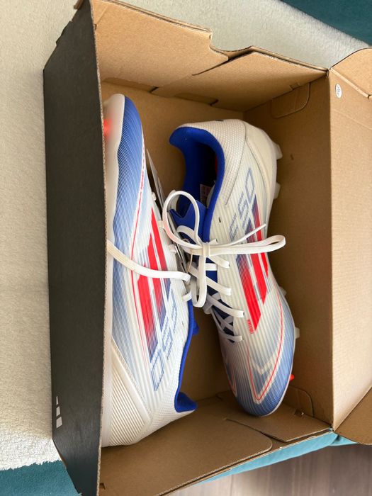 Vând Adidas original ghete fotbal cu eticheta