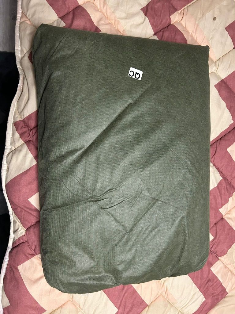 Saci de dormit,când se desfac au 160/200 cm.
