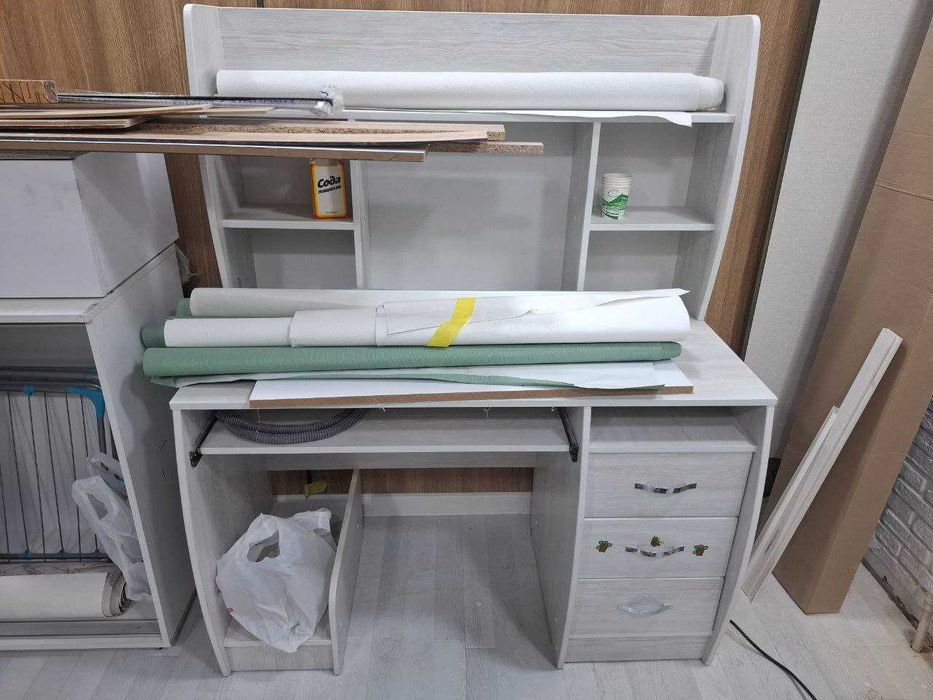 Продается компьютерный стол почти новый