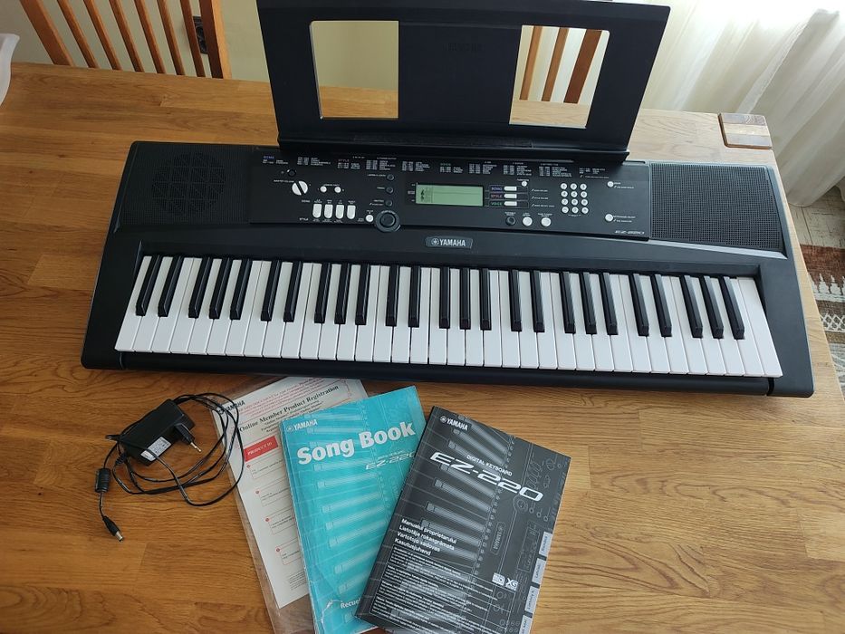 Yamaha EZ 220 orga 61 clape + husa