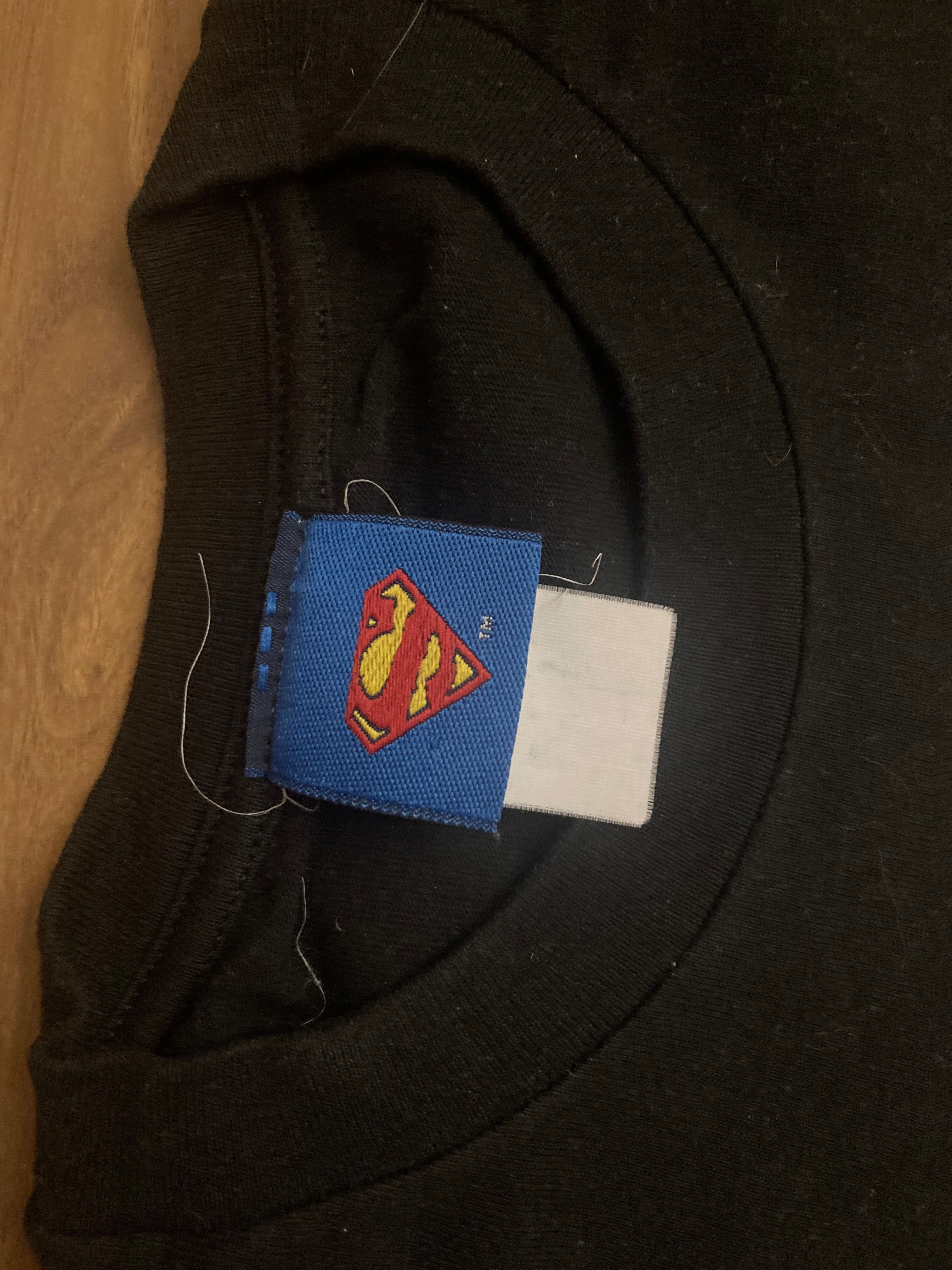 Продавам тениска на Superman