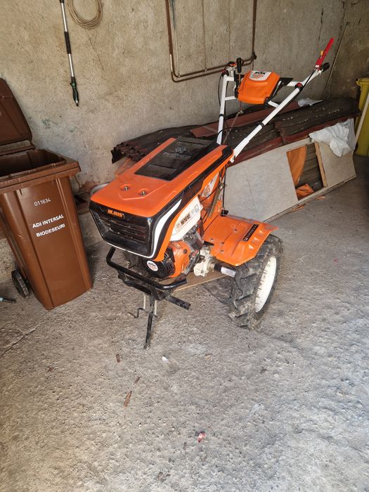 Vănd sau schimb motosapa aproape nouă