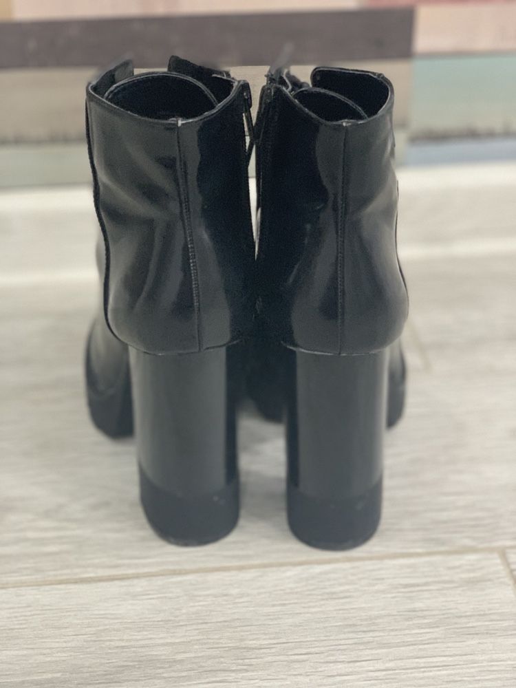 Zara обувки нови