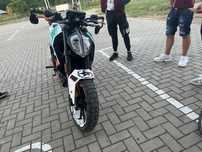 Vand ktm duke 125 cc