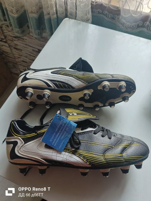 Футбольные бутсы,новые, недорого!!!