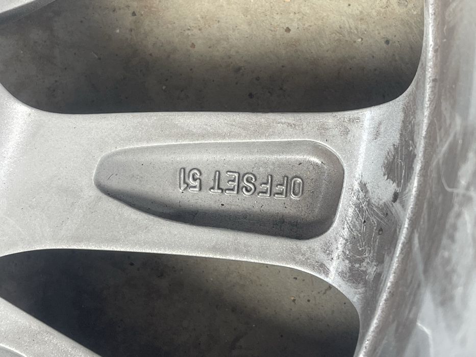 Лети джанти 17 цола Хюндай Туксон Санта Фе 5 броя