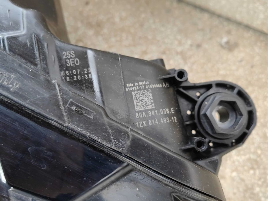 Фар Audi Q5 Matrix LED десен / Фар Ауди Кю5 LED Оригинален