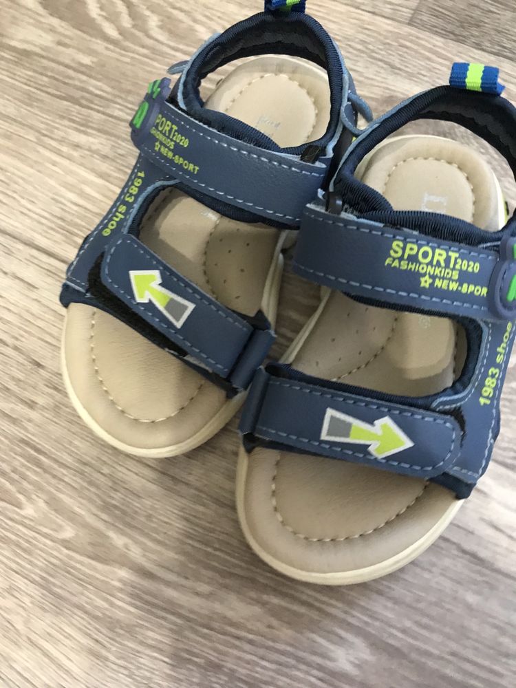 Детские сандали 500