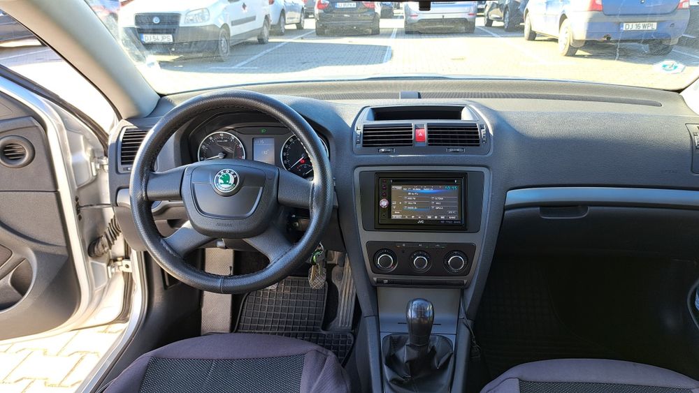 Vând Skoda Octavia 2 ,2011, 1.6mpi,139400km,5350 euro negociabil