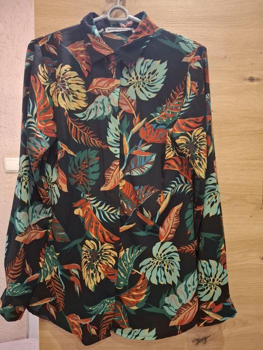 Дамска риза многоцветна.