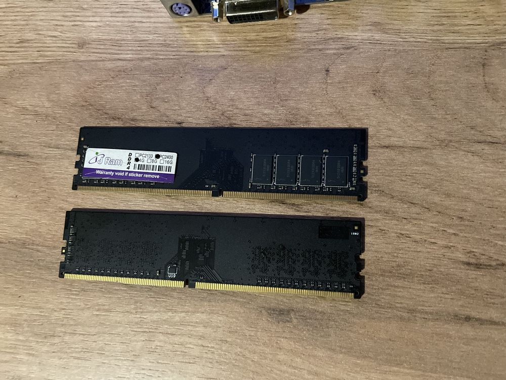 DDR4  RAM 2x4GB 2400