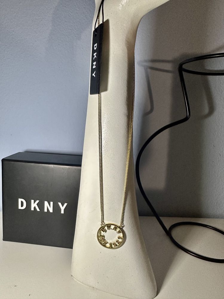 Ново дамско колие DKNY