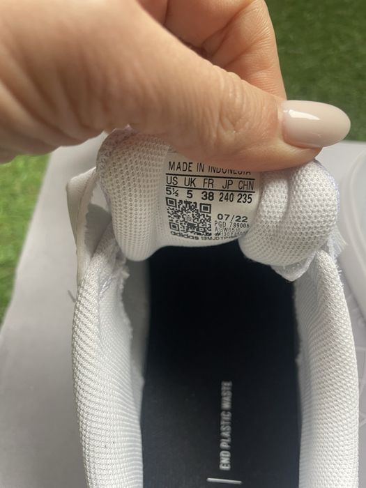 Adidas нови оригинални маратонки