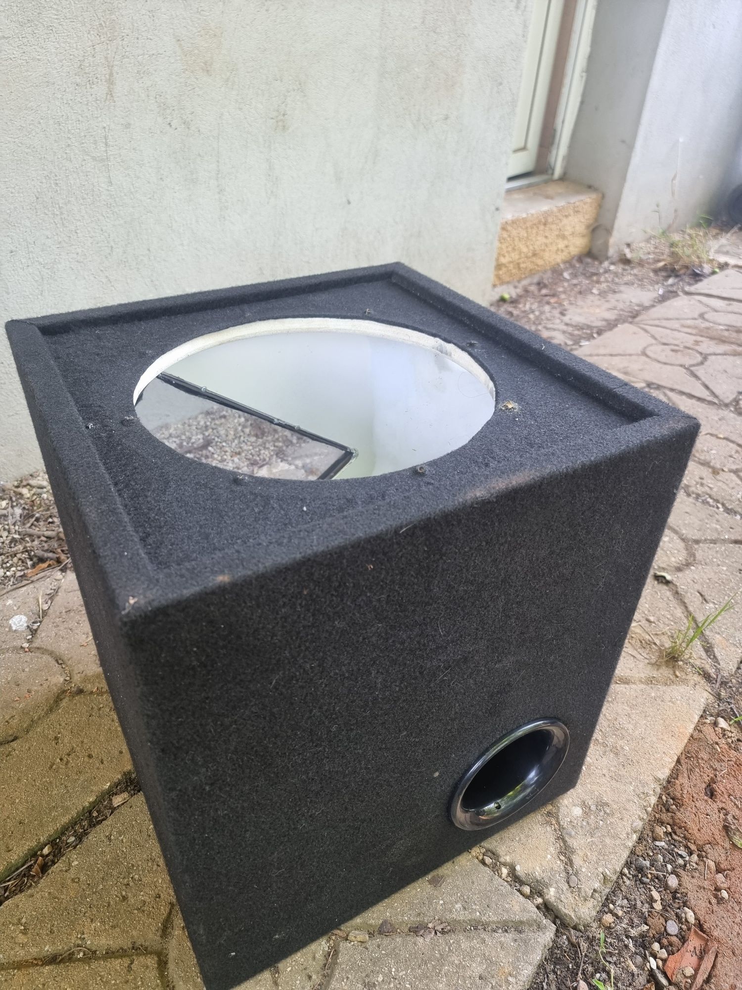 Ladă / incintă subwoofer/ bass reflex