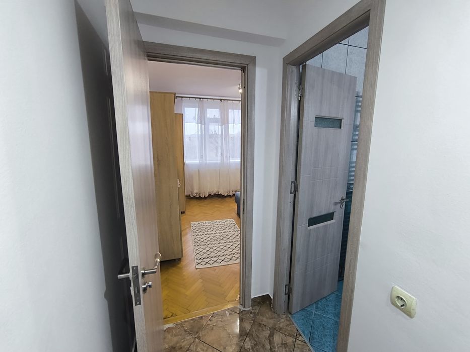 Apartament 2 camere decomandat Central(Piata Mare)cu centrala termica