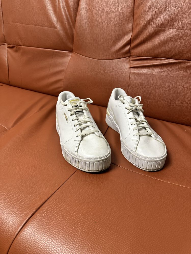 Adidasi Puma numarul 40