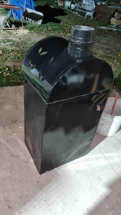 Vând semineu pe lemn