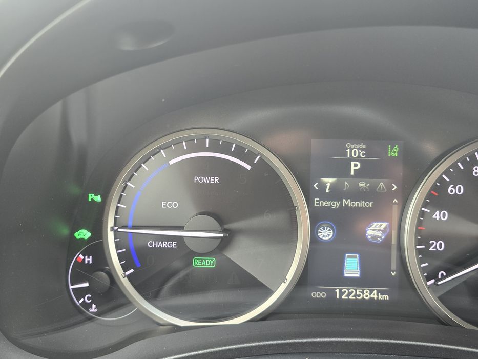 LEXUS NX 300 Hybrid / 4x4 /Navi /Xenon/