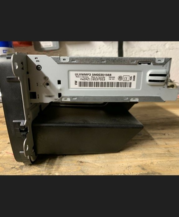 Vând radio CD MP3 original Wv Polo 6R