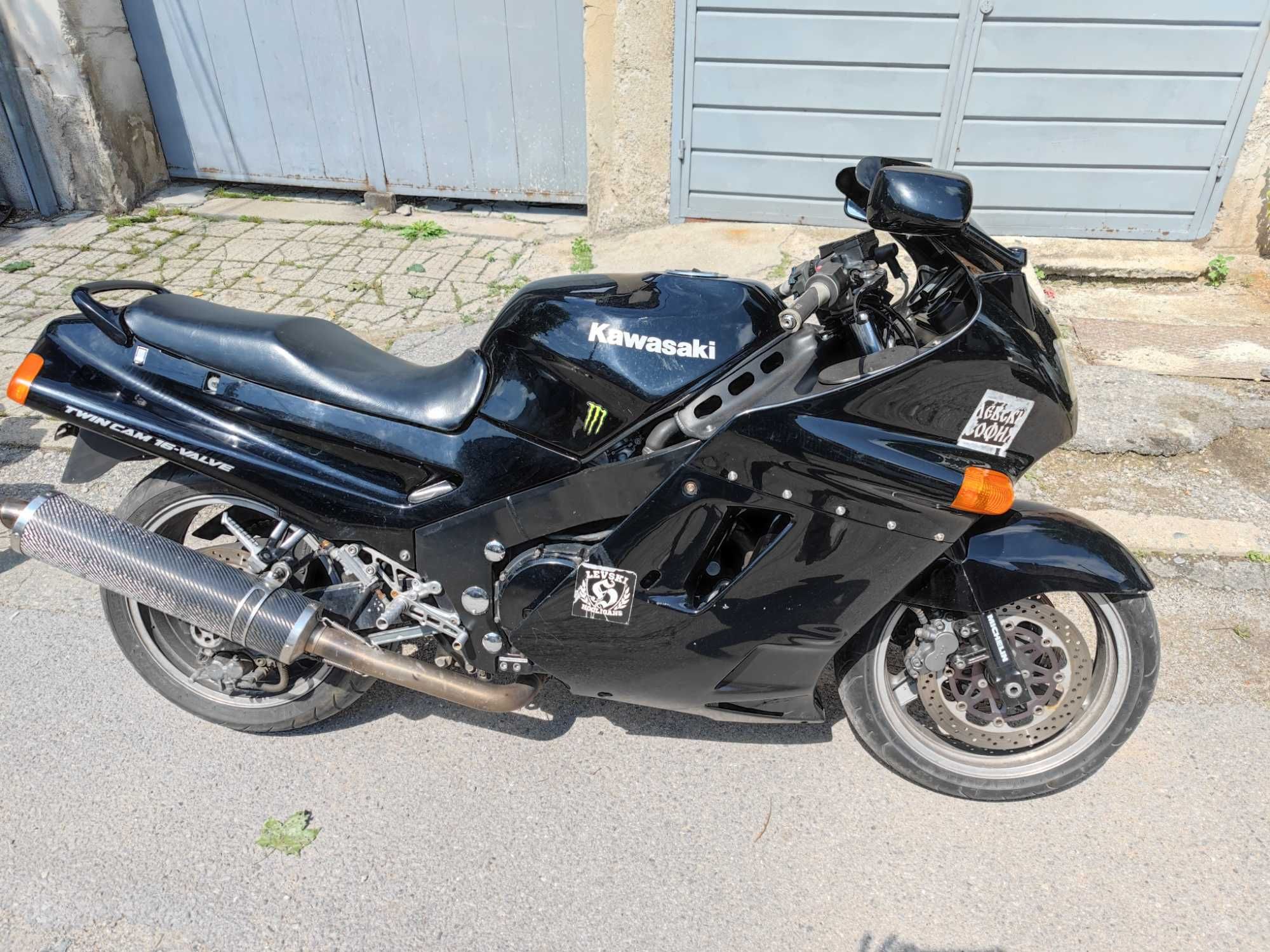 Kawasaki ZZR 1000 на части