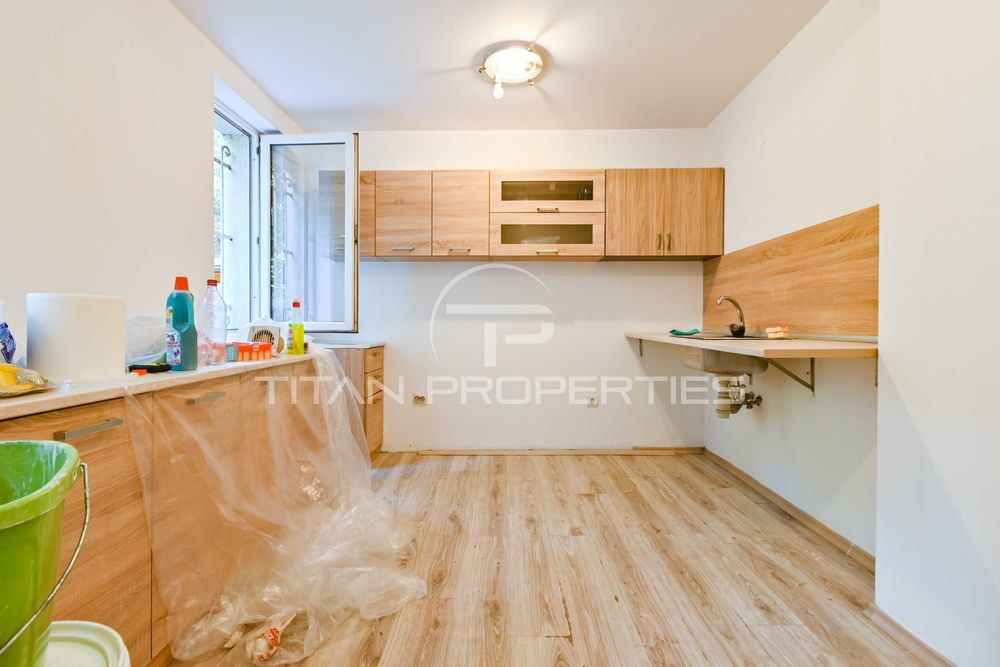 Дава се под наем Тристаен апартамент в София, Център - 61 кв.м за 575 € - Снимка #5