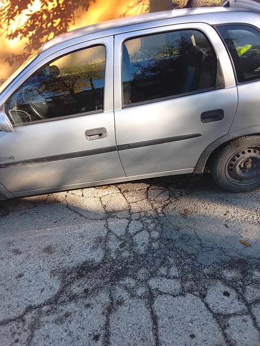 Опел Корса 2000год  бензин