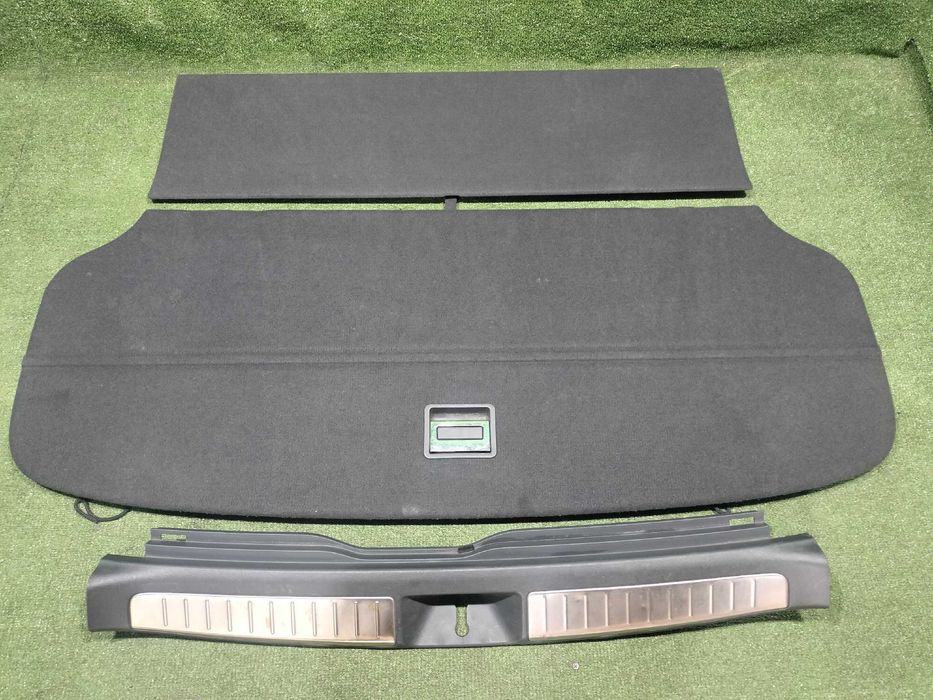 Продам Накладка и пол багажника Toyota Avensis 250 универсал