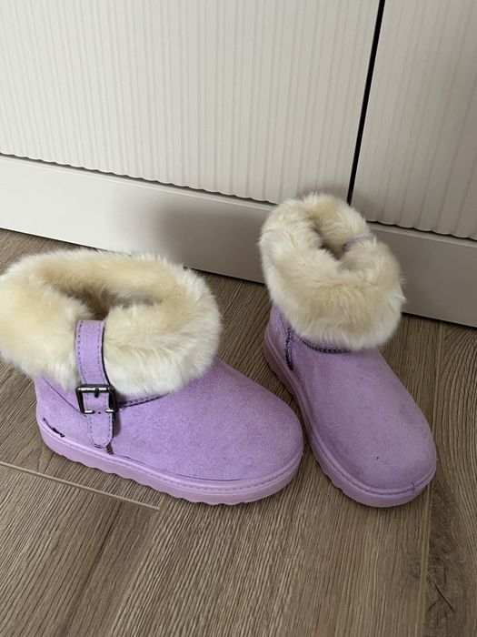 Продам угги детские новые