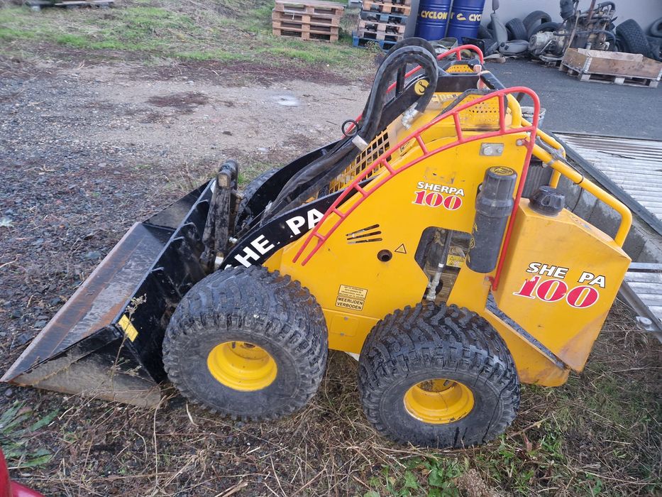 Mini incarcator Sherpa 100