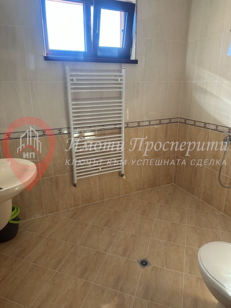 Етаж от къща в София-Требич площ 120 цена 720