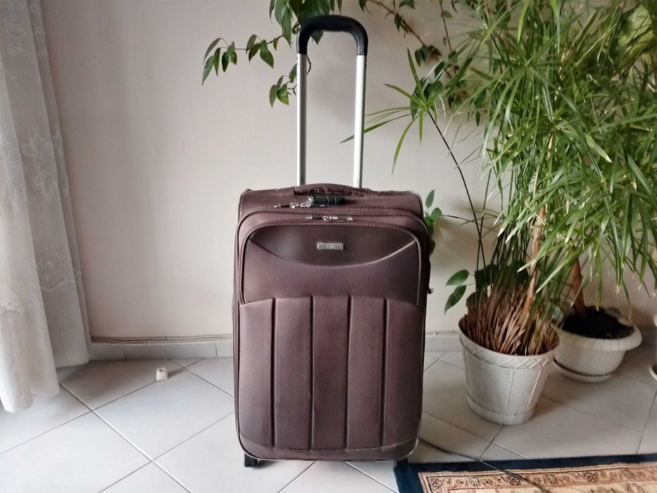 Куфар 2бр усилени колелца "KML" 65/43/30см  "25лв"!+Доставка!