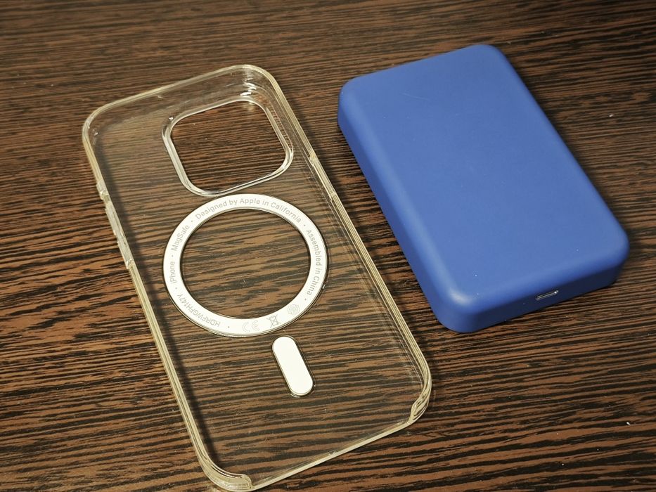 Husă originală pentru iPhone 15 Pro + Powerbank MagSafe 10000 mAh