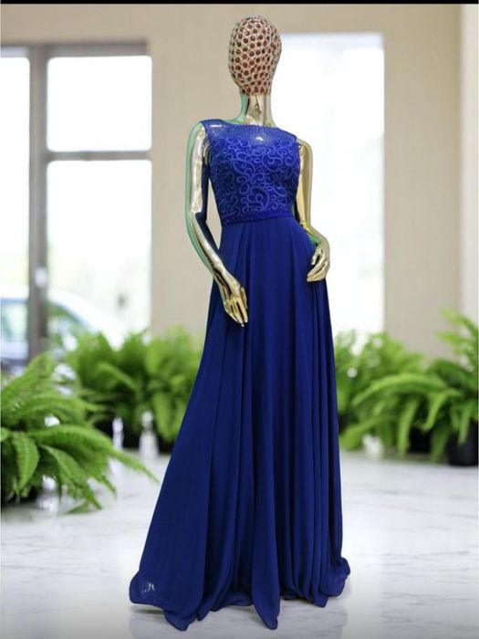 Вечернее платье элегантное