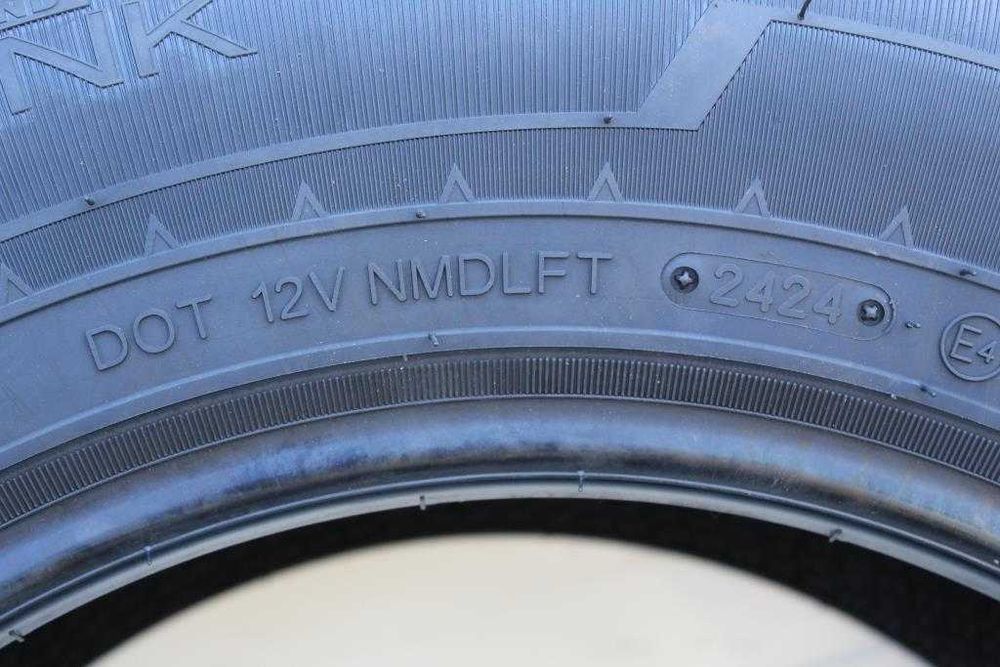 Anvelope iarna noi 195/70 R15C Triangle