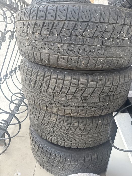 Шины зимные 215/55R17