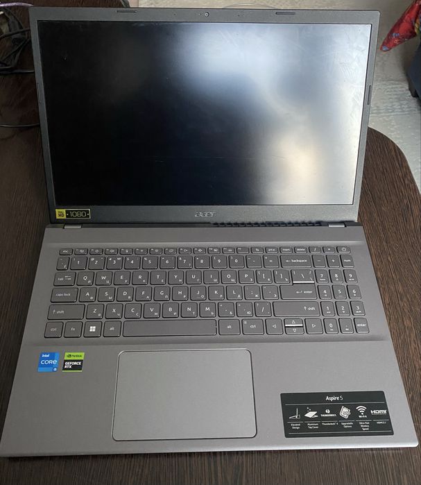 Продается офисный ноутбук но и для игр подходит