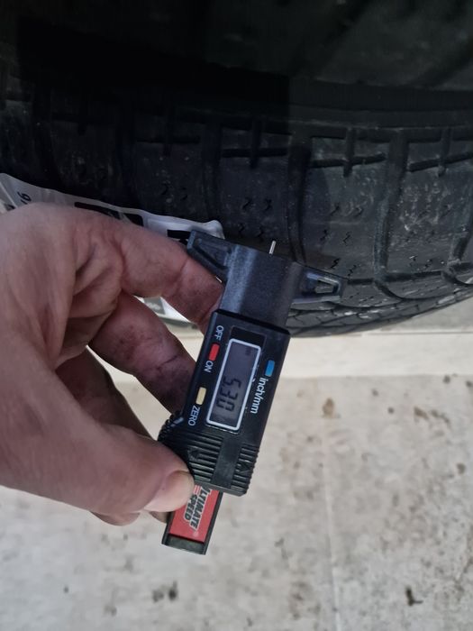 Vând set 4 anvelope 205 55 16 iarna