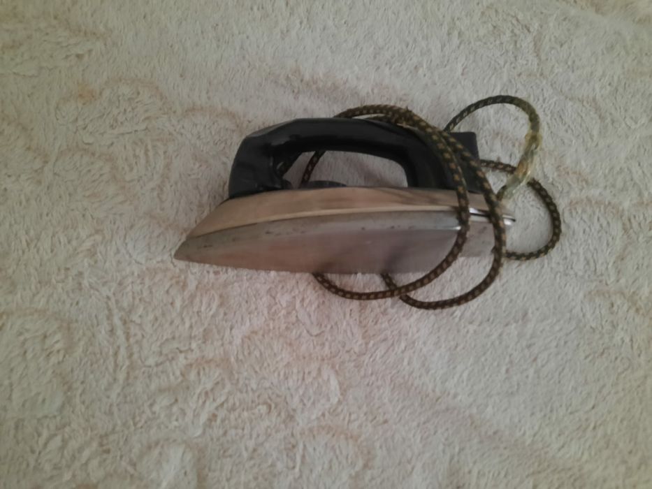 Утюг СССР отдам заберите