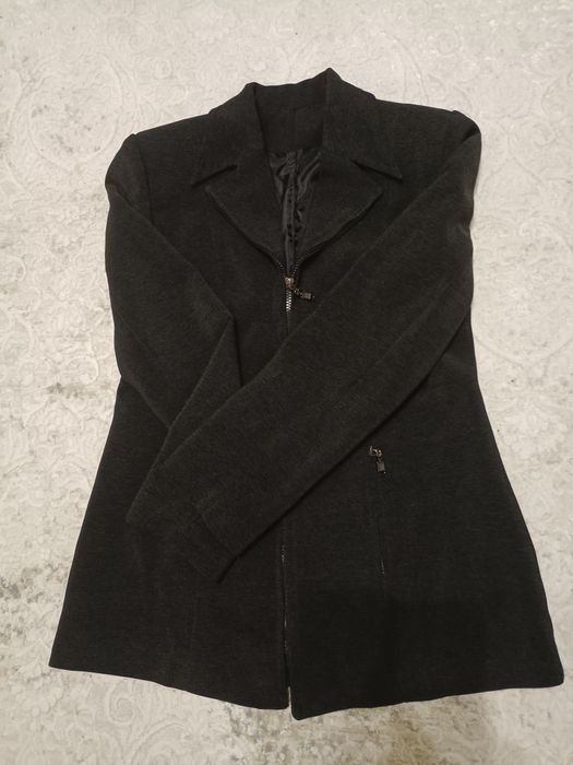 Отдам одежду  женскую