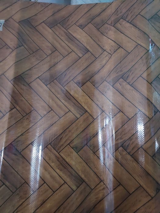 Linoleu 2m lat x 6m lung-1,2 gros, 210 lei bucata