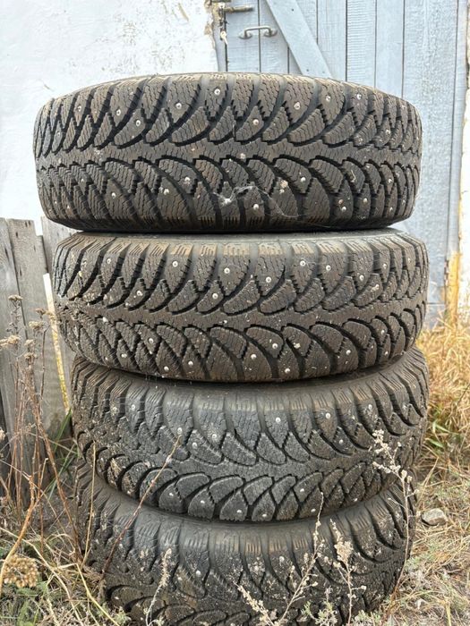 Продам зимние шины шиповонные