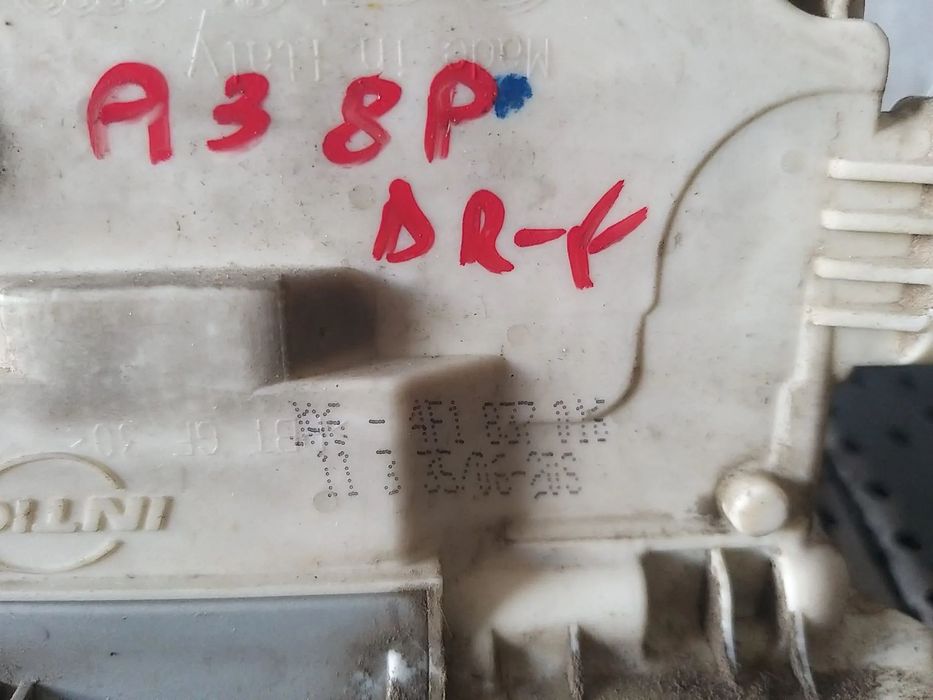 Broasca usa dreapta fata audi a3 8p 4f1837016