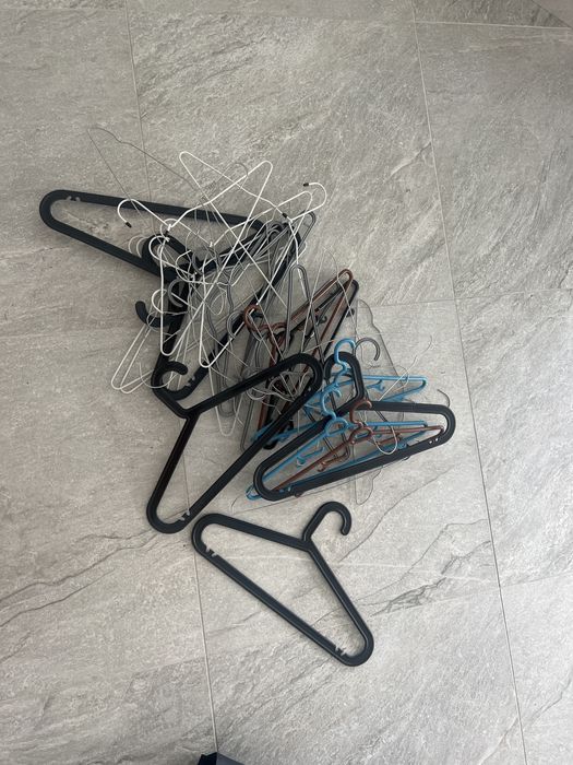 Различни закачалки