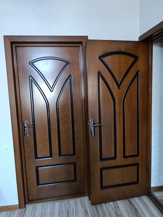 Продаются двери б/у срочно