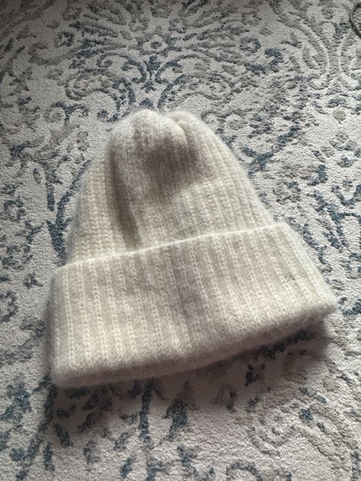 Шапка зимняя белая